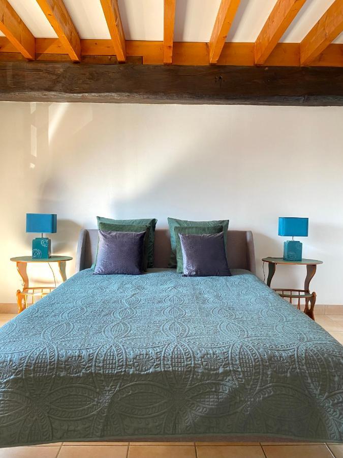 Bed and Breakfast Domaine Du Cellier De La Couronne Сезанн Екстер'єр фото