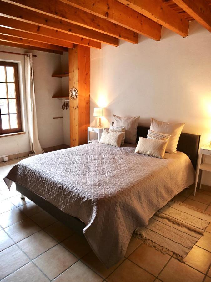 Bed and Breakfast Domaine Du Cellier De La Couronne Сезанн Екстер'єр фото